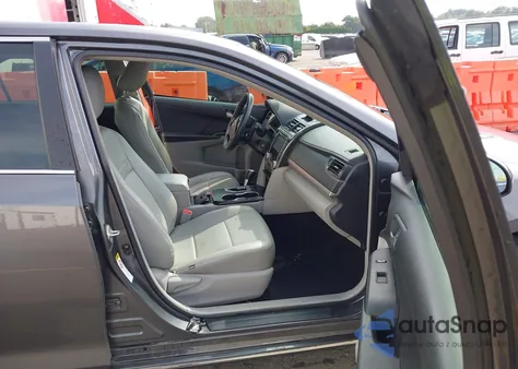 2012 Toyota Camry Le z USA, uszkodzony, nr VIN 4T4BF1FK2CR181039